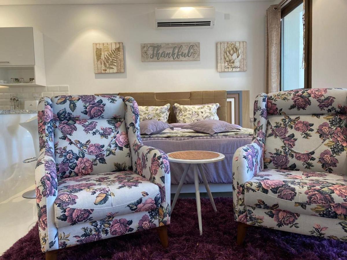 Purple Lily Studio Hawana Lagoons Salalah Apartment Exterior foto